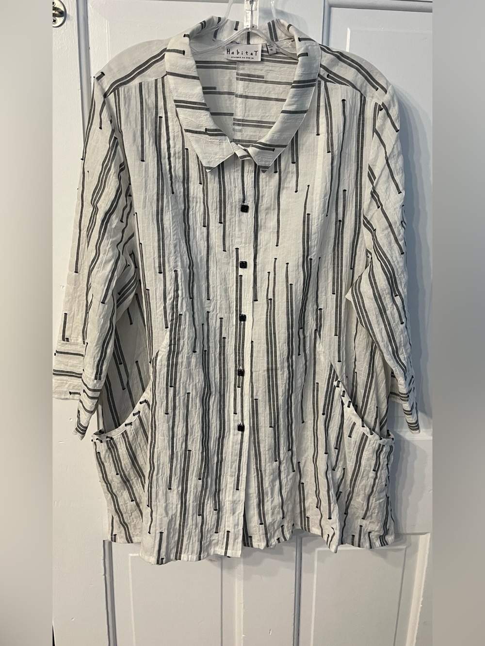 Habitat size XL button front tunic shirt with pockets 3/4 sleeves white black